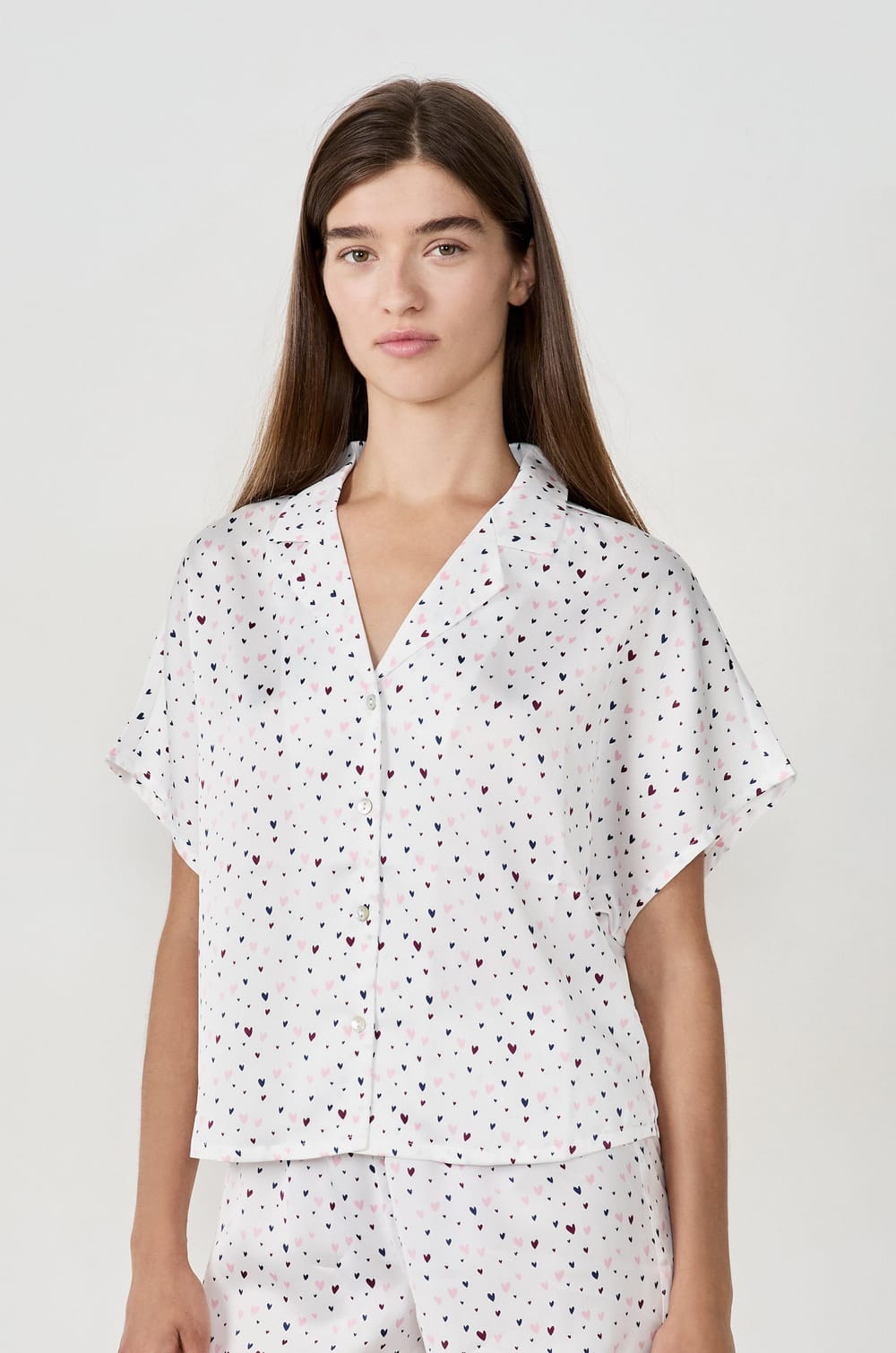 Chemise de pyjama en satin imprimé cœurs;${refinementColor}