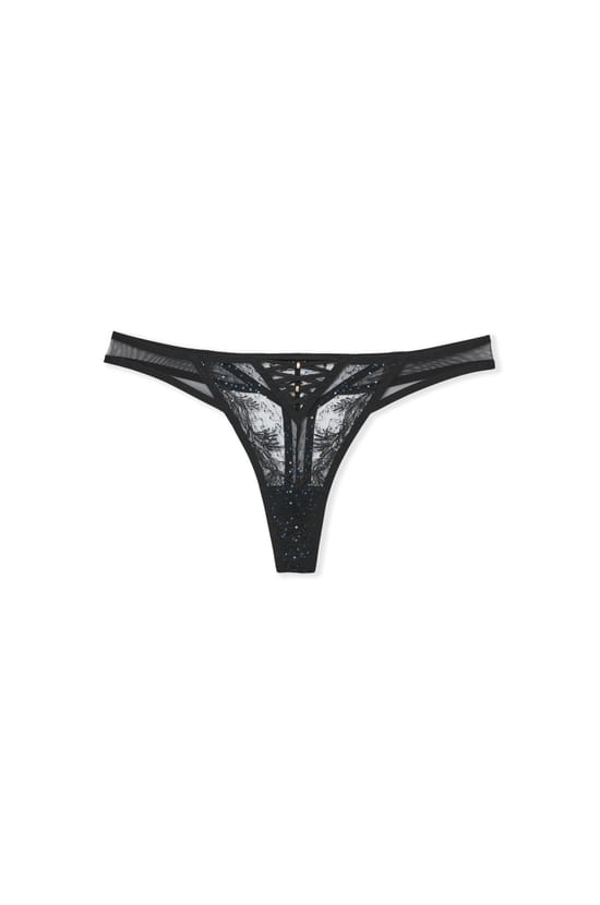 String en dentelle;${refinementColor}