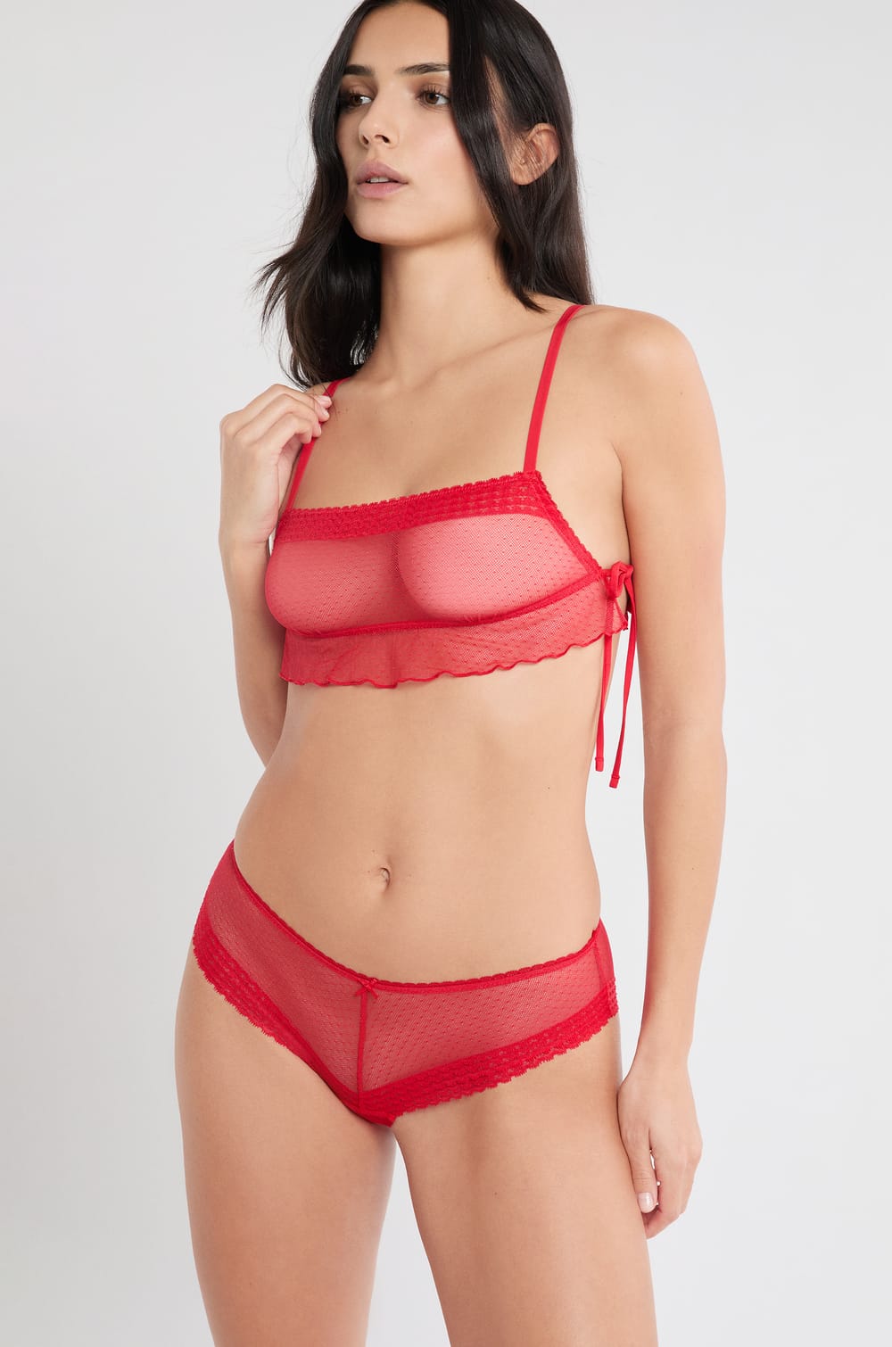 Brassi&egrave;re en dentelle;${refinementColor}