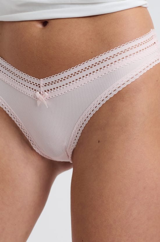 Tanga V-shape en microfibre et dentelle;${refinementColor}