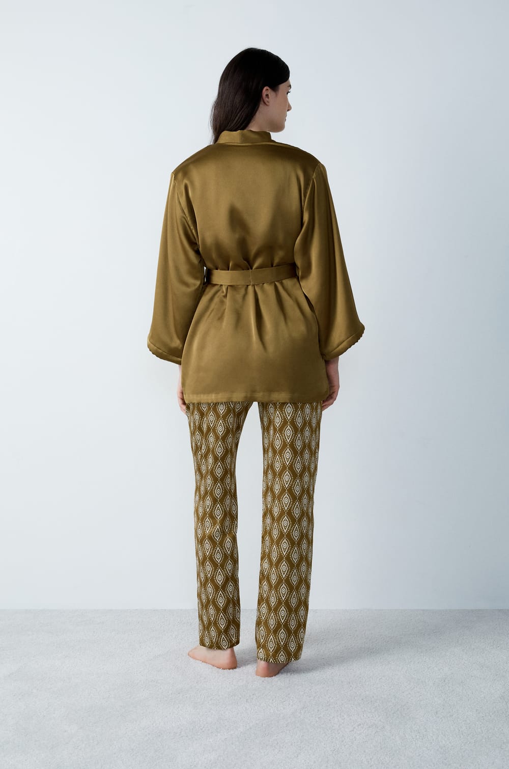 3-teiliges Pyjama-Set mit Samt-Jacke;${refinementColor}