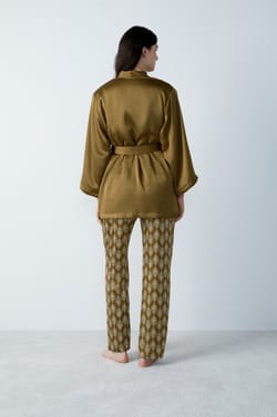 3-teiliges Pyjama-Set mit Samt-Jacke;${refinementColor}