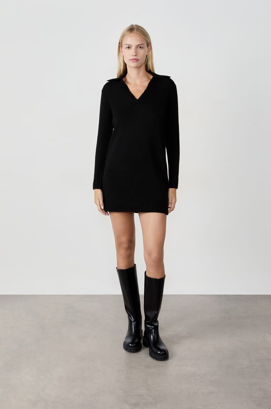 Robe pull col V;${refinementColor}