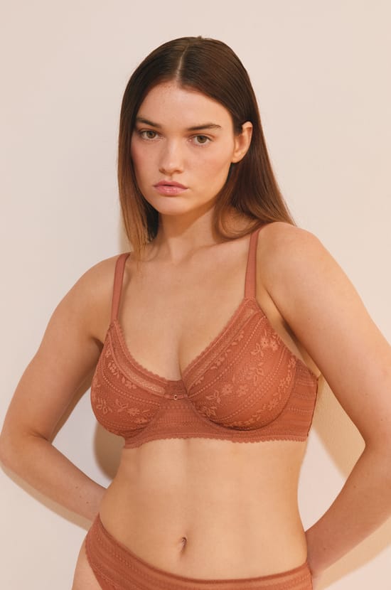 Soutien-gorge minimizer;${refinementColor}