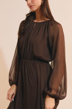 Robe longue fluide;${refinementColor}