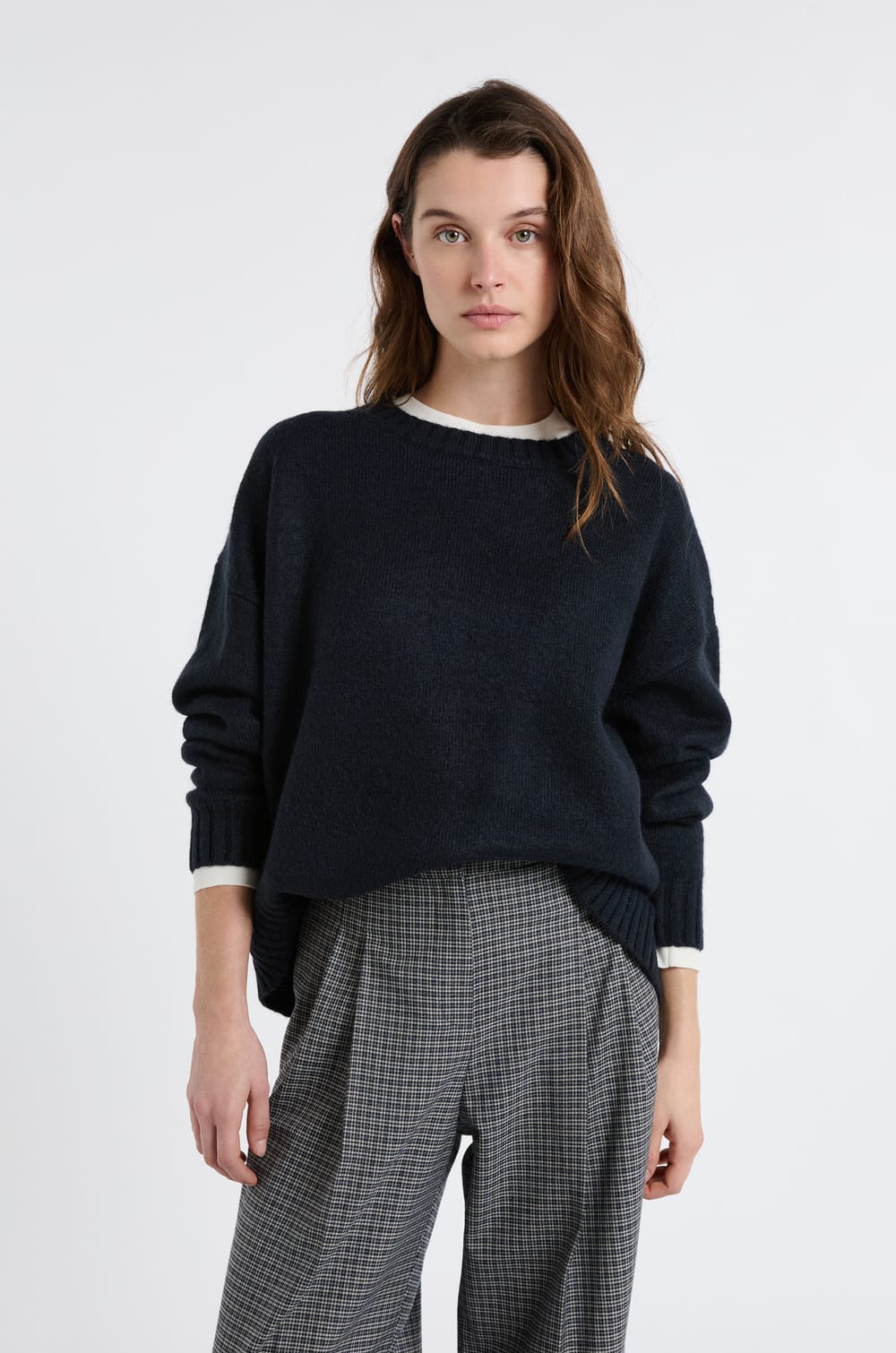 Oversized Long-Sleeved Sweater;${refinementColor}