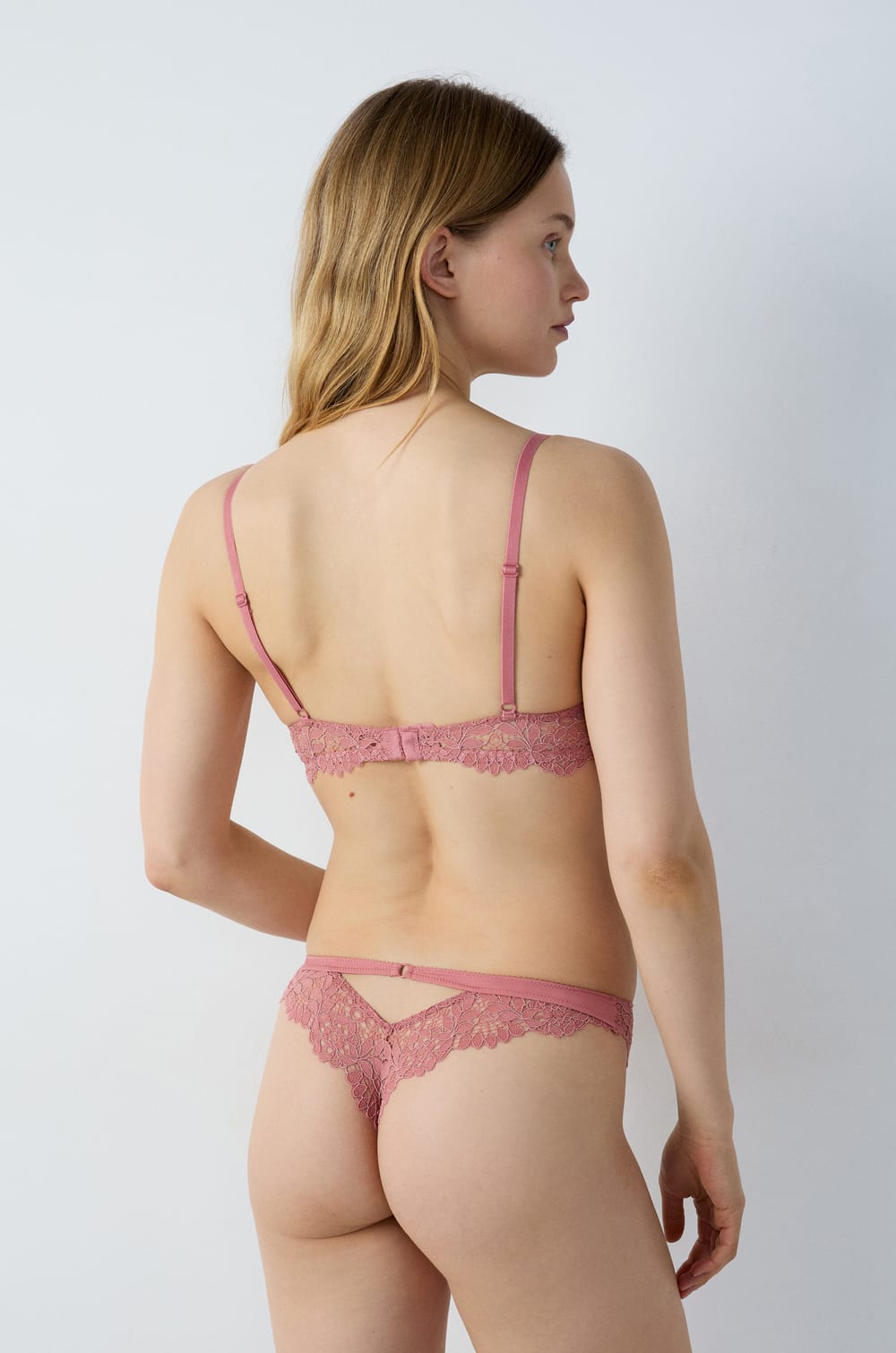Bra No. 2 - Plunging Push-Up;${refinementColor}
