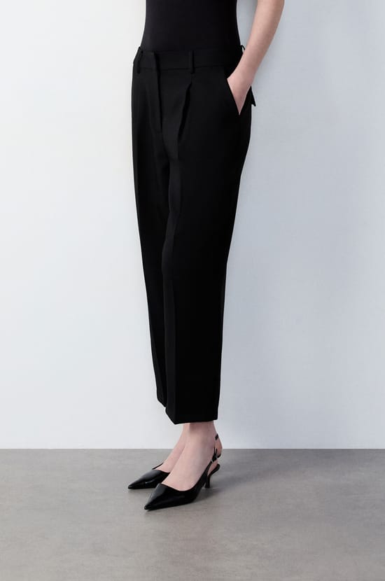 Straight Leg Trousers;${refinementColor}