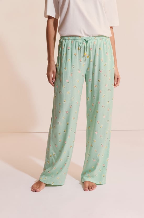 Pantalon de pyjama &agrave; motifs fleurs;${refinementColor}