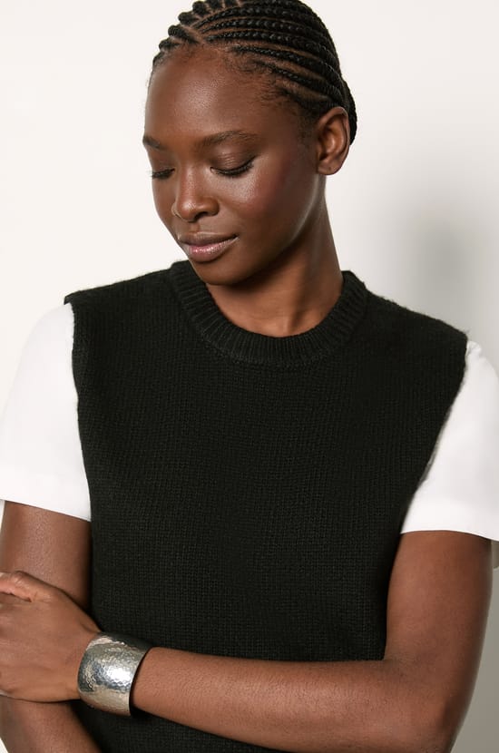 Sleeveless Sweater;${refinementColor}