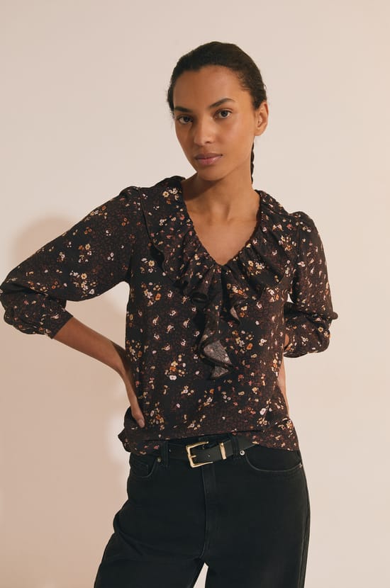 Blouse &agrave; motif floral;${refinementColor}