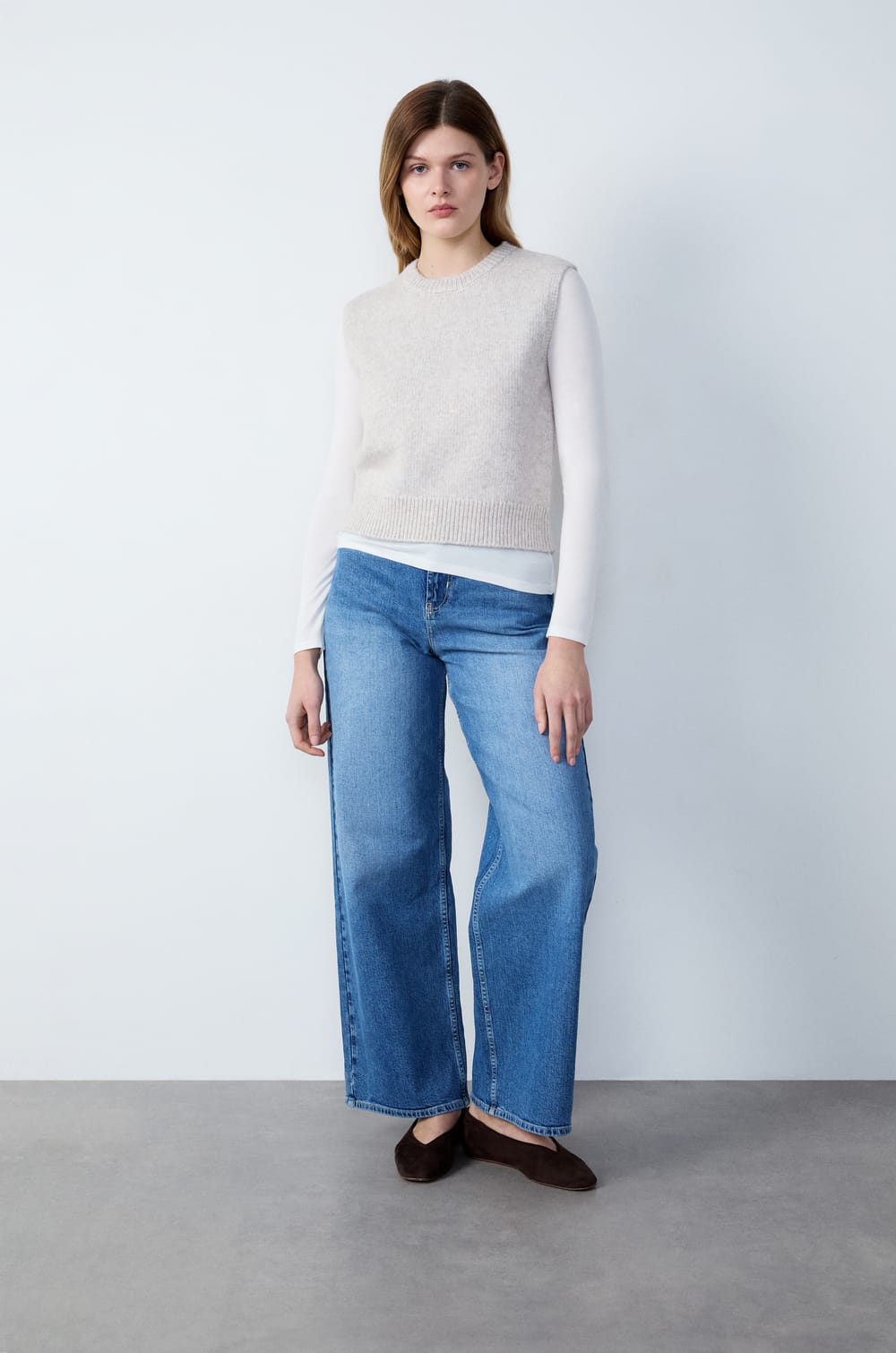 Sleeveless Sweater;${refinementColor}