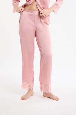 Pantalon de pyjama satin&eacute; avec d&eacute;tails dentelle;${refinementColor}
