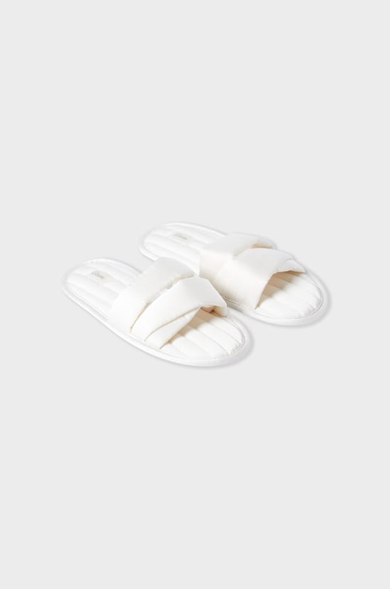 Satin flip-flop slippers;${refinementColor}