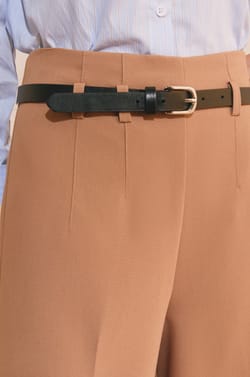 Pantalon cropped;${refinementColor}