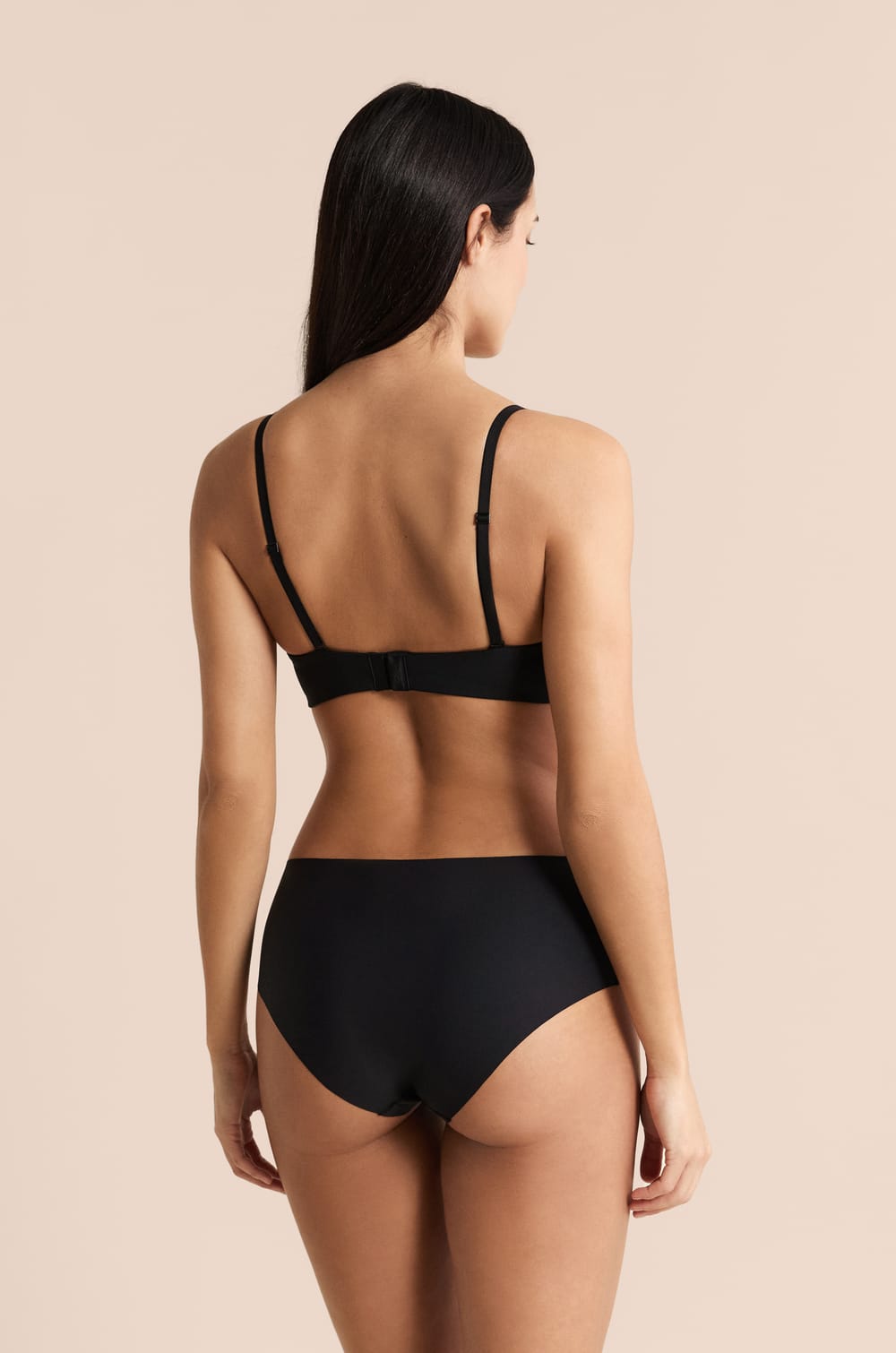 Beze&scaron;v&aacute; push-up podprsenka bez ram&iacute;nek;${refinementColor}