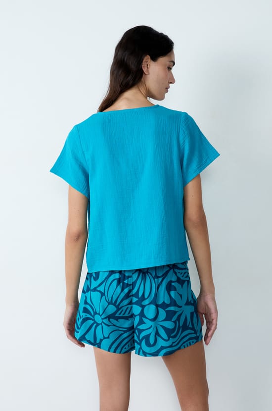 Short-sleeved cotton shirt with knots;${refinementColor}
