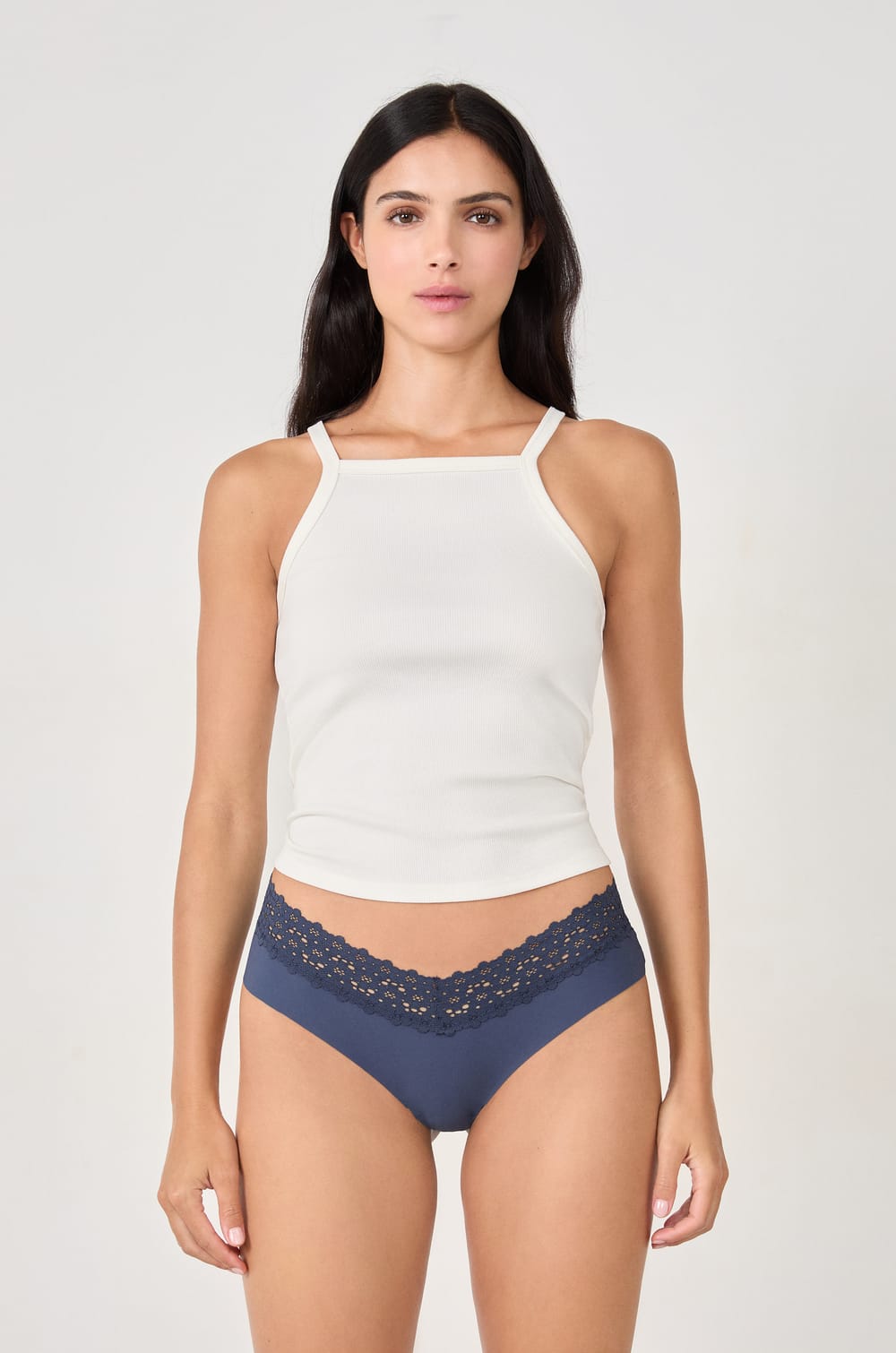 V-shape hipster in microfibre and lace;${refinementColor}