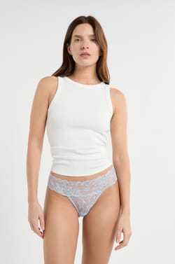 String en dentelle;${refinementColor}