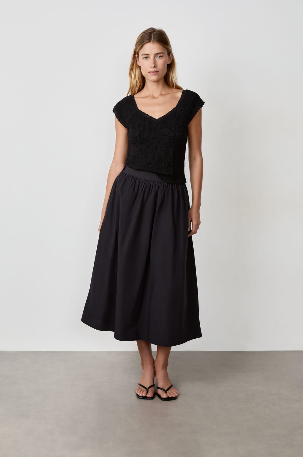Short-Sleeved T-Shirt;${refinementColor}