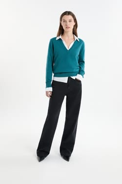 Pull col V avec laine;${refinementColor}