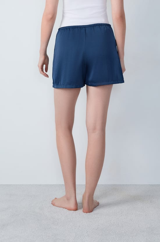 Short de pyjama satiné évasé;${refinementColor}