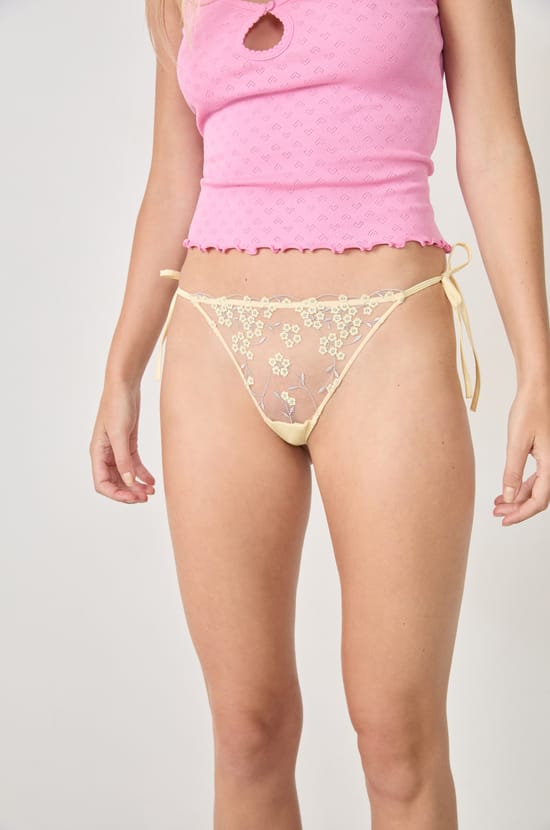 Tanga de lazos de tul bordado;${refinementColor}