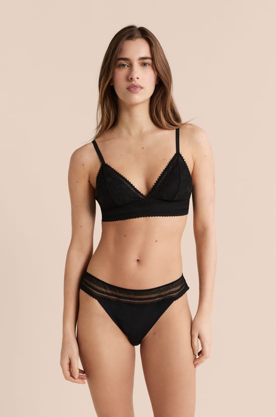 Bra N.8 - The Wireless Triangle in Lace;${refinementColor}