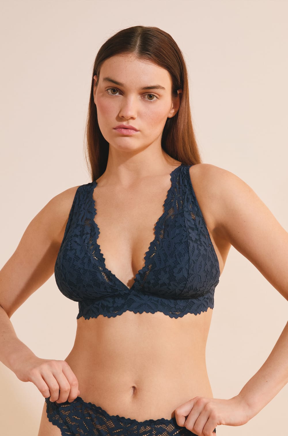 Bra N.8 - The Wireless Triangle;${refinementColor}