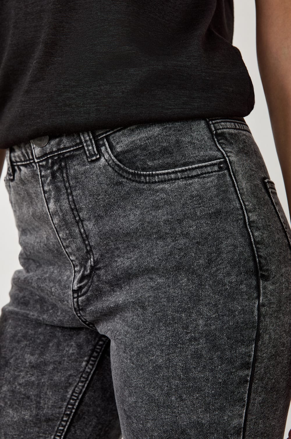 Jean skinny;${refinementColor}