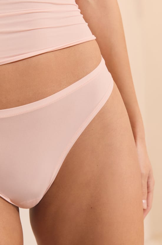 Tanga en microfibre;${refinementColor}