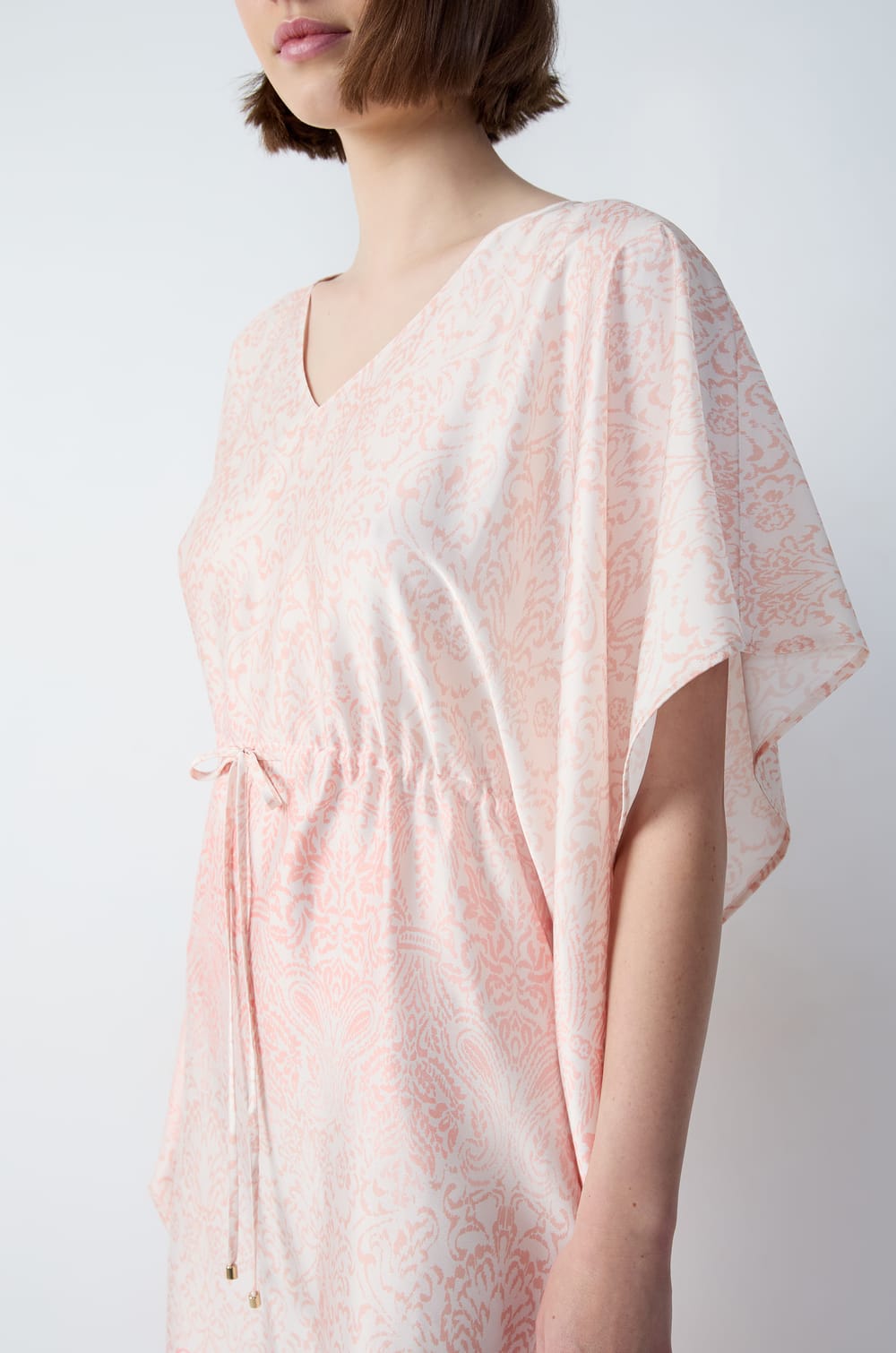 Chemise de nuit satin&eacute; &agrave; motifs;${refinementColor}