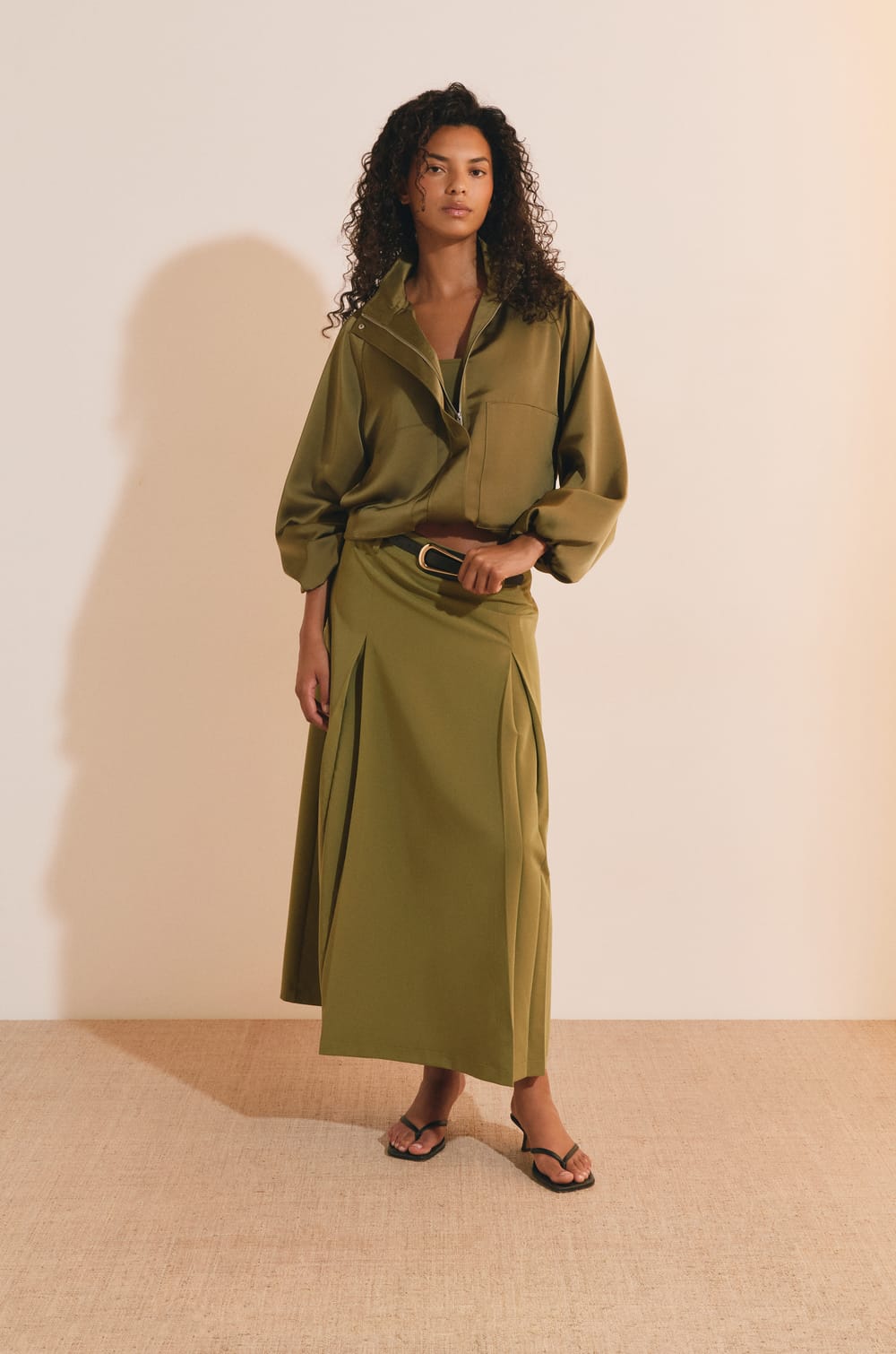 Veste courte satin&eacute;e;${refinementColor}