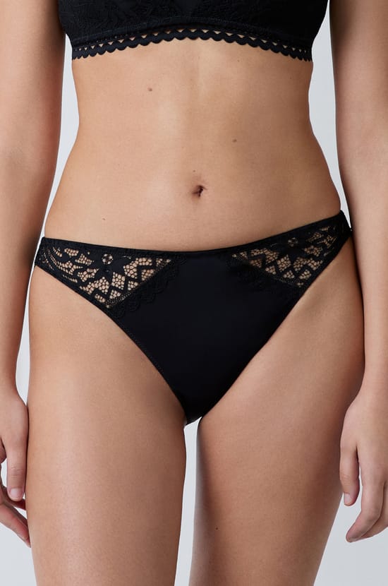 Culotte en dentelle;${refinementColor}