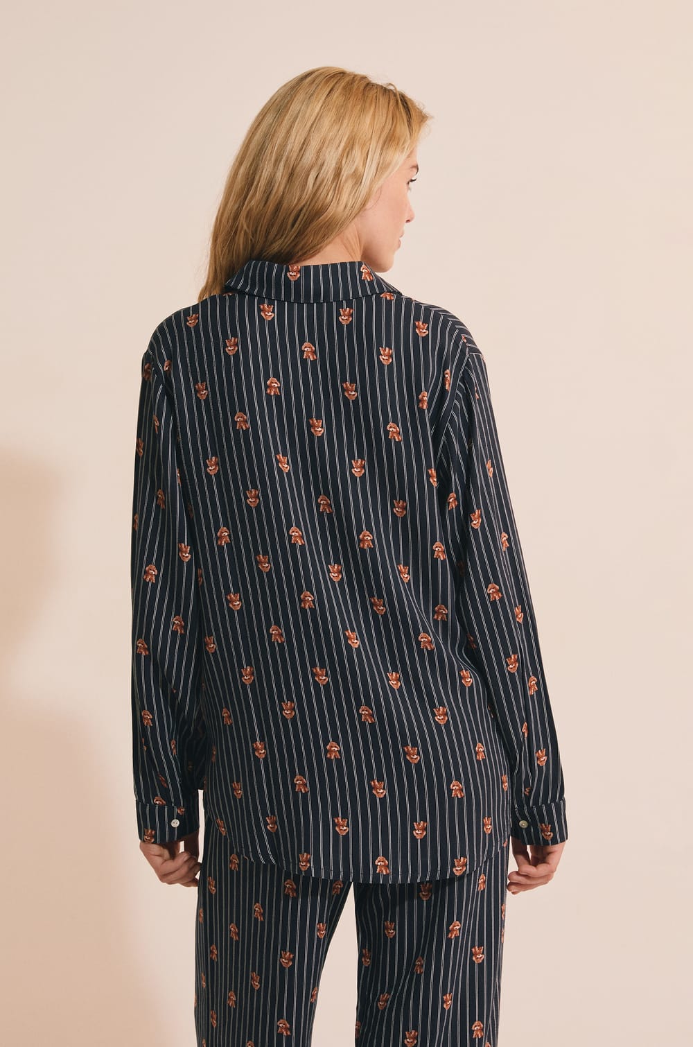 NE PAS METTRE EN LIGNE - SPE EXPORT - Chemise de pyjama &agrave; motifs chiens;${refinementColor}