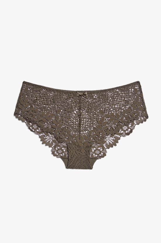 Lace Shorty;${refinementColor}