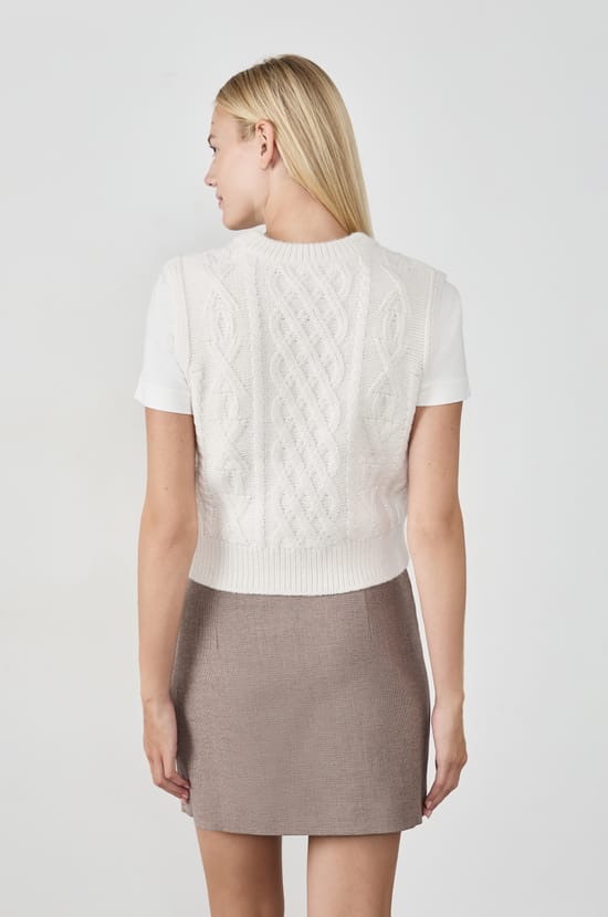 Sleeveless Sweater;${refinementColor}