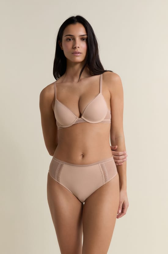 Soutien-gorge N.2 - Le push-up plongeant avec d&eacute;tails en dentelle;${refinementColor}