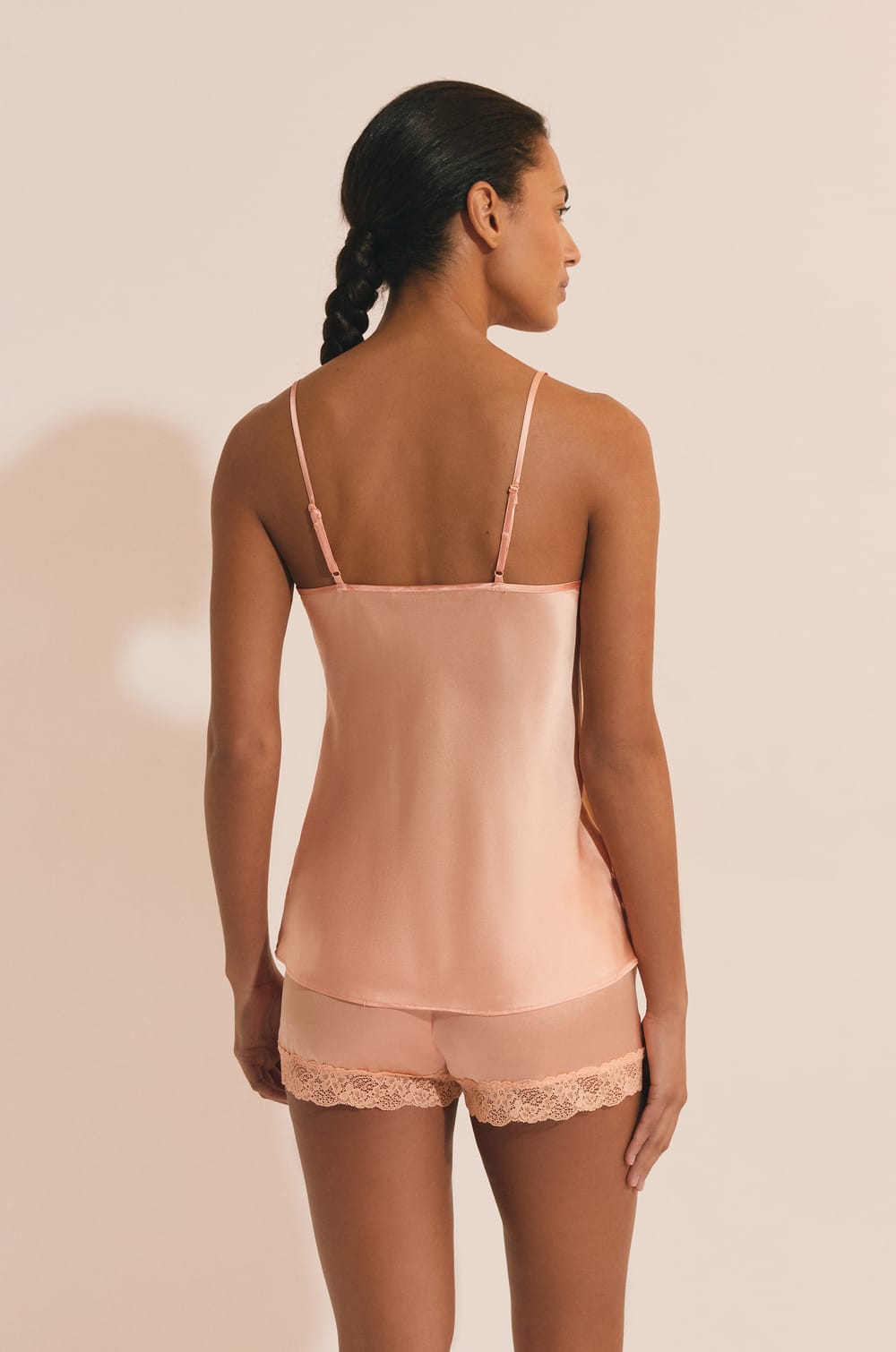 Caraco en soie d&eacute;tails dentelle;${refinementColor}