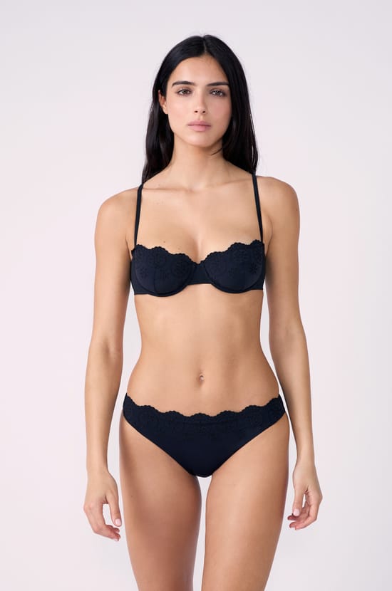 Bügel Bikini-Top mit Stickerei;${refinementColor}