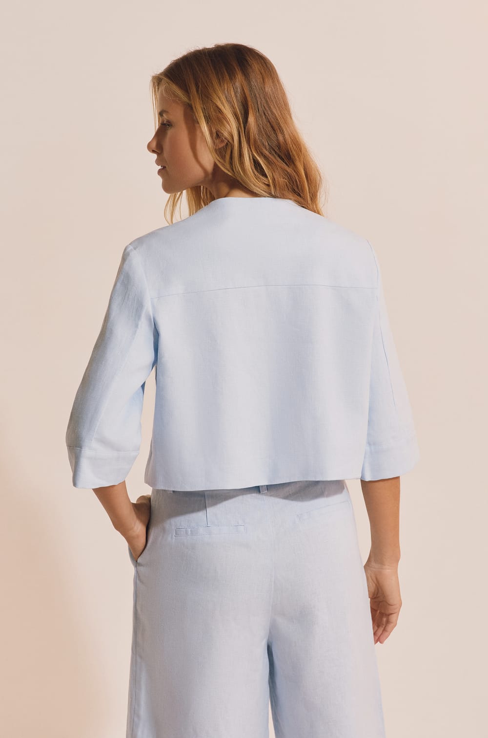 Veste courte en lin;${refinementColor}