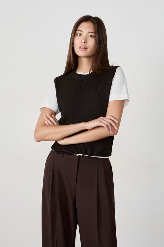 Sleeveless Round Neck Sweater;${refinementColor}