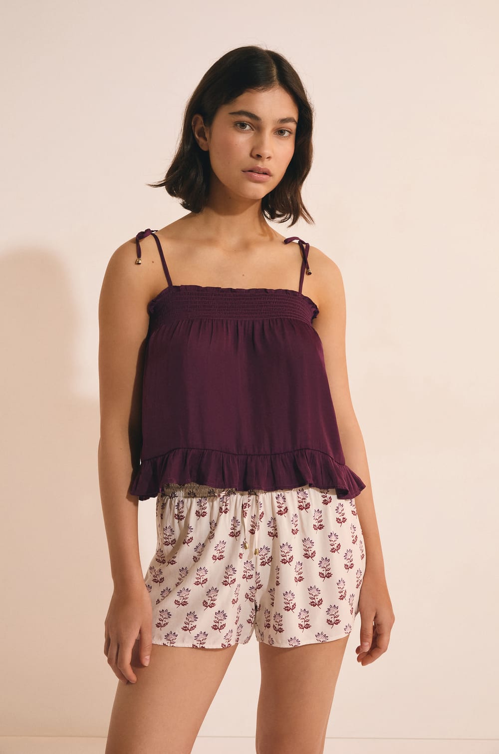 Caraco satin&eacute;;${refinementColor}