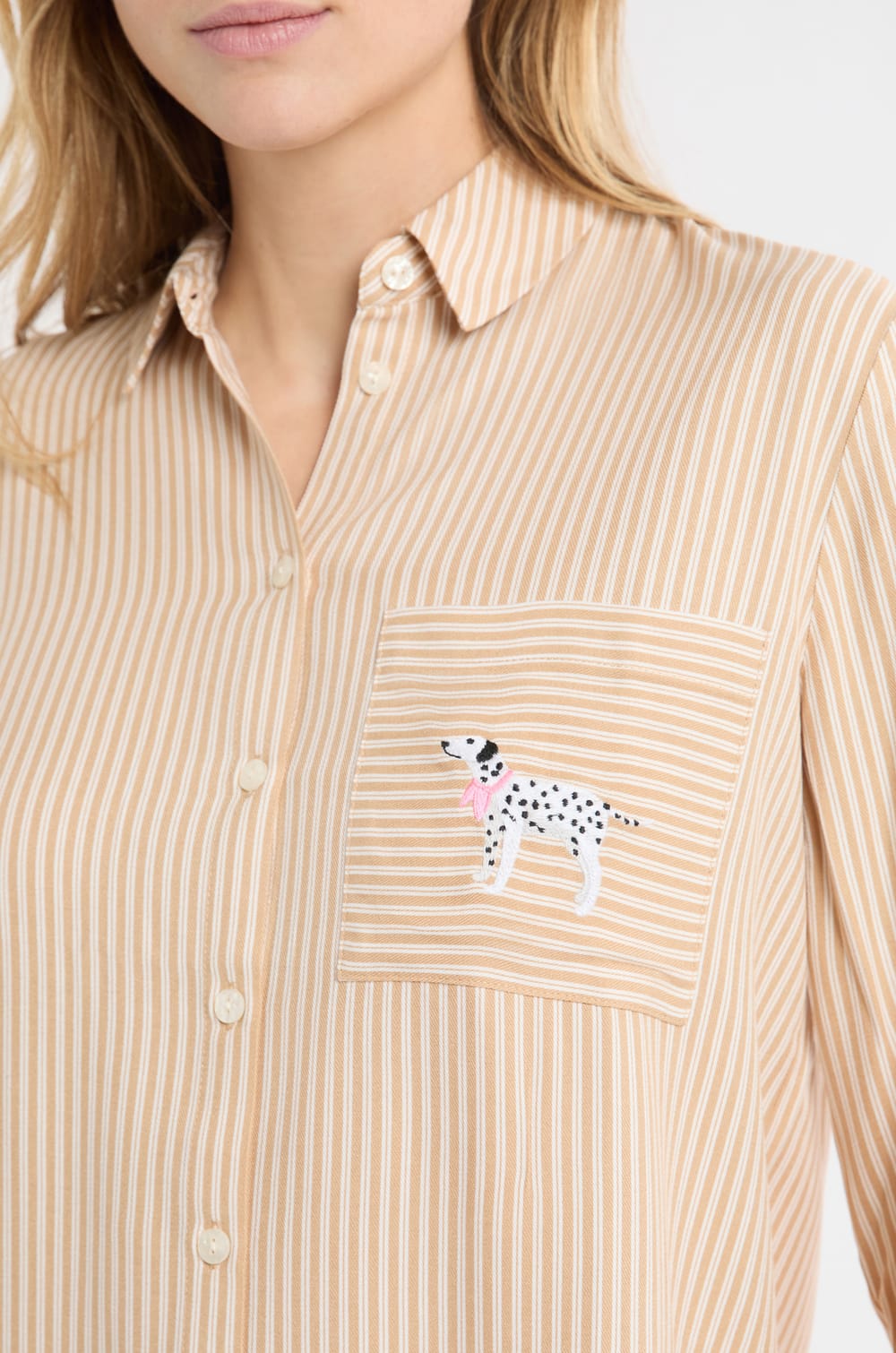 Camisa de pijama a rayas con bordado d&aacute;lmata;${refinementColor}