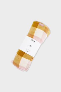 Manta de terciopelo con estampado de cuadros;${refinementColor}