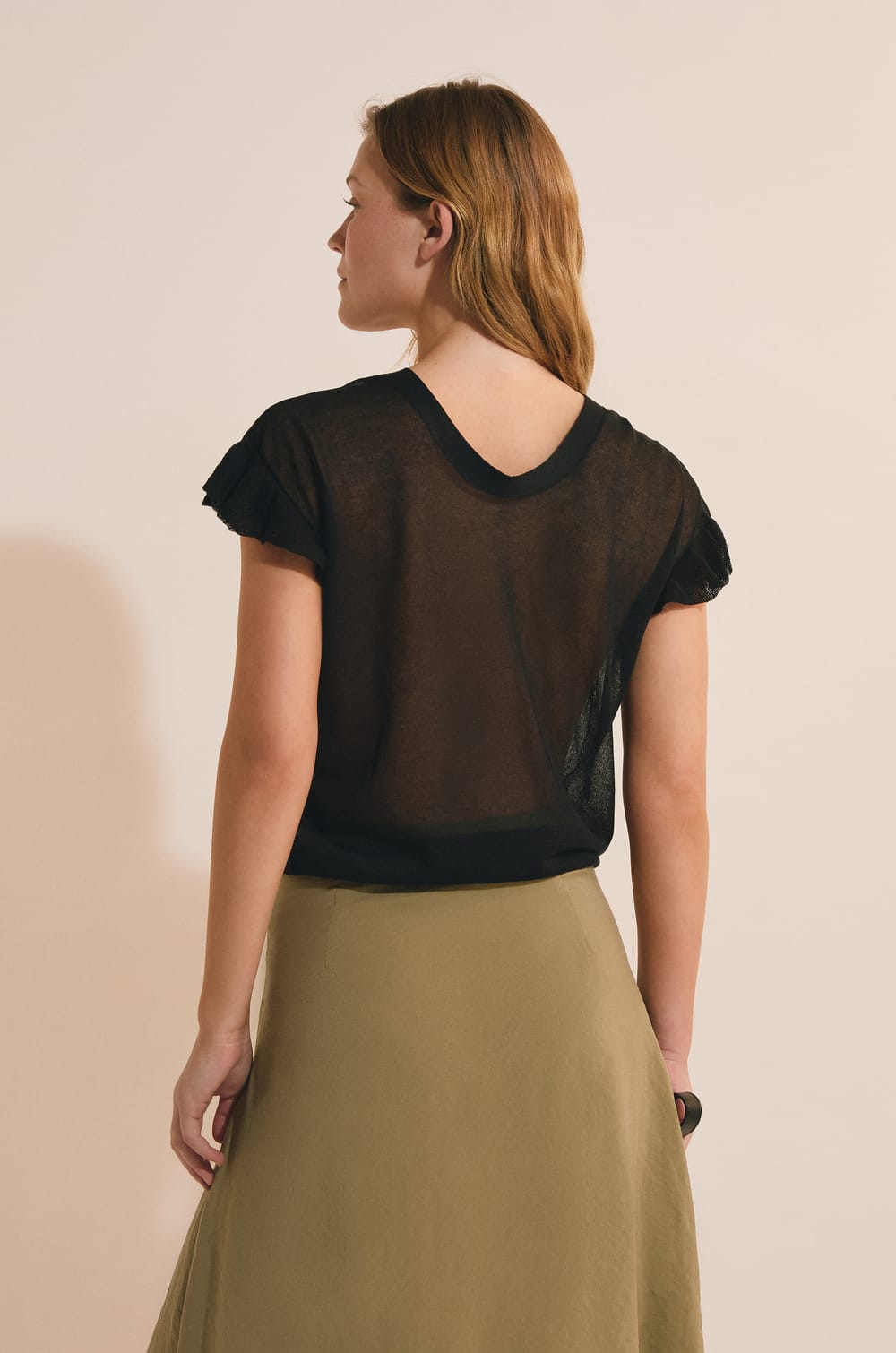 Pull manches courtes col V;${refinementColor}