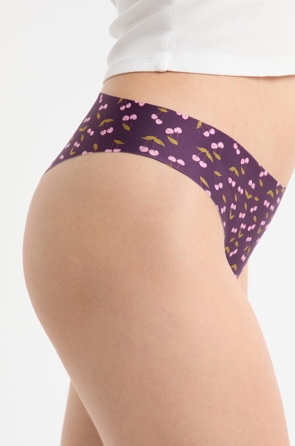 Tanga z mikrovl&aacute;kna bez &scaron;vů s motivy tře&scaron;n&iacute;;${refinementColor}