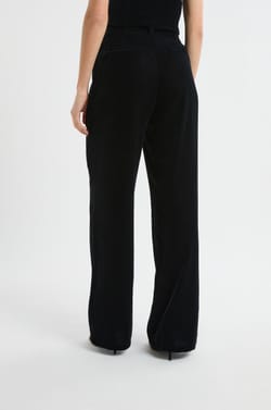 Pantalón corte ancho;${refinementColor}