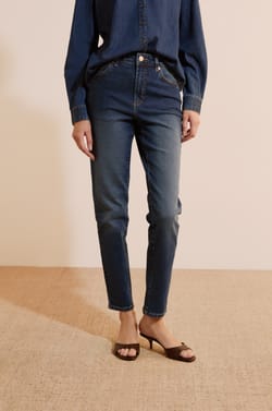 Slim Cut Jeans;${refinementColor}