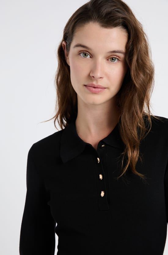 Robe manches longues avec boutons dor&eacute;s;${refinementColor}